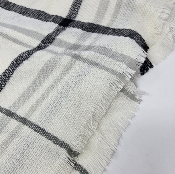 OLD NAVY OVERSIZE FLANNEL BLANKET SCARF CREAM PLAID SHAWL WRAP WOMEN OS COZY - Picture 7 of 12